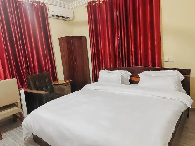 Senalli Hotel