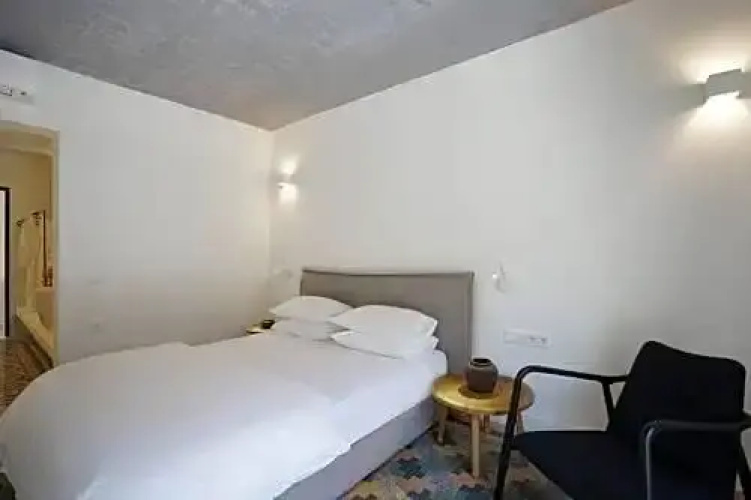 Plues 43 suites Athens / C