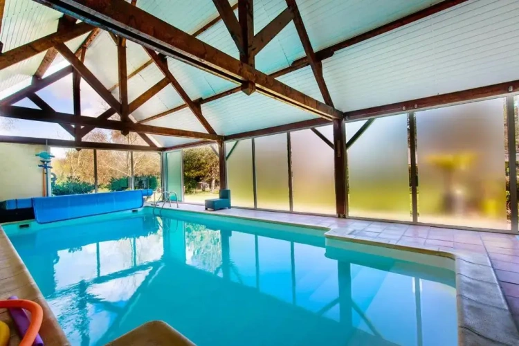 Standard Triple room with pool view