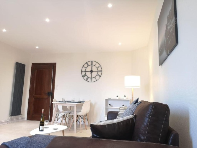 1 Bedroom Apartment