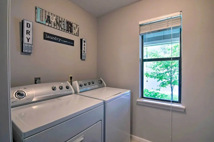 Heated Pool Access: Condo < 5 Mi to Branson Strip!