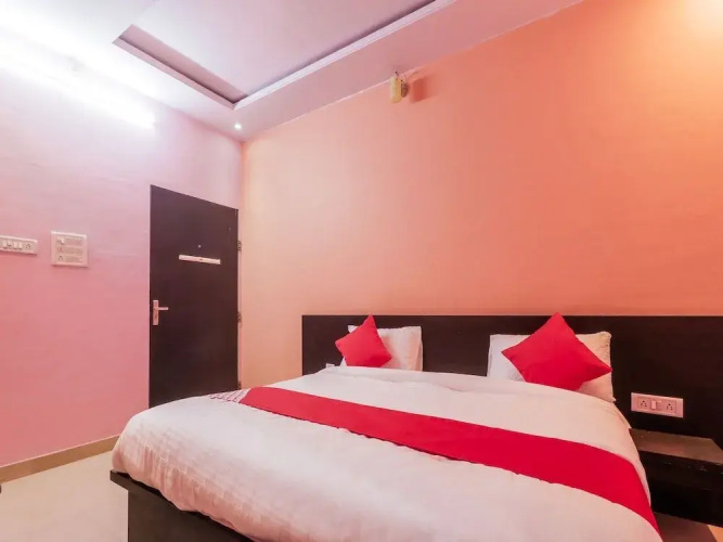 OYO Flagship Hotel Shivam Palace