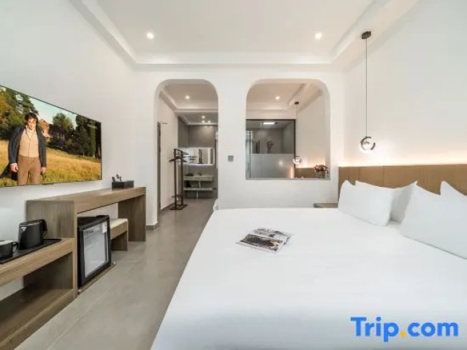 5 Bedrooms Villa