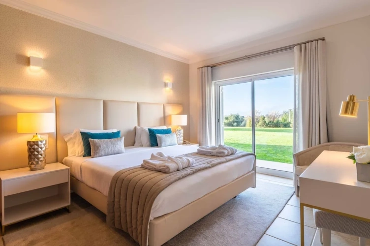 2 Bedrooms Deluxe Apartment with garden view