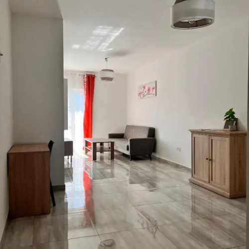 F4-1 Double room with private bathroom and balcony