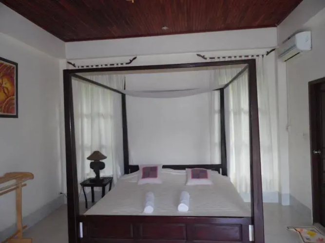 Villa Thakhek