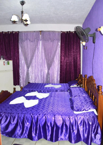 Hostal  Monserrat