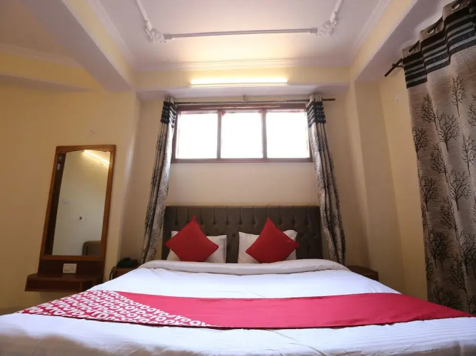 OYO 14212 Tanwar Regency