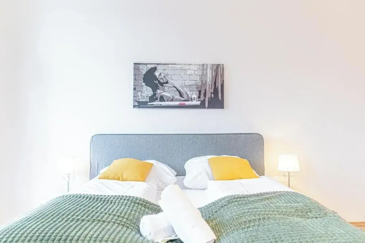 Ideal Group Stay 2 Apartments With WiFi