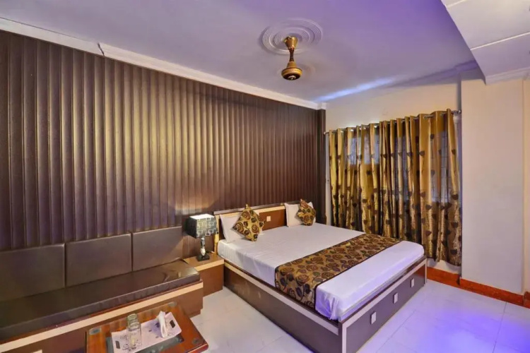Hotel Mg Residency