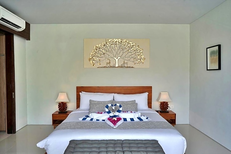 2 Bedrooms Villa