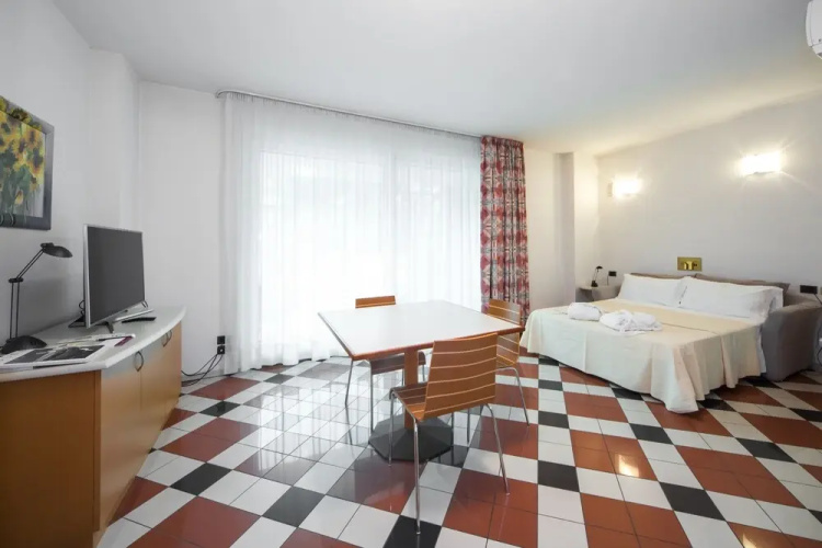 Piazzi House