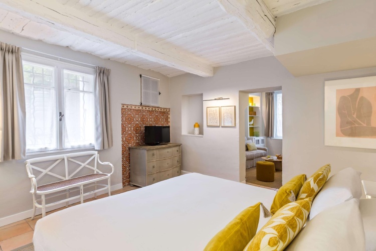 Privilege Double Suite