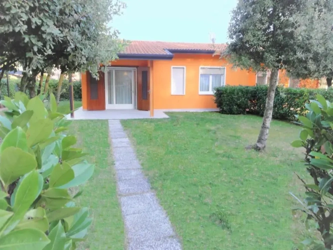2 Bedrooms Cottage