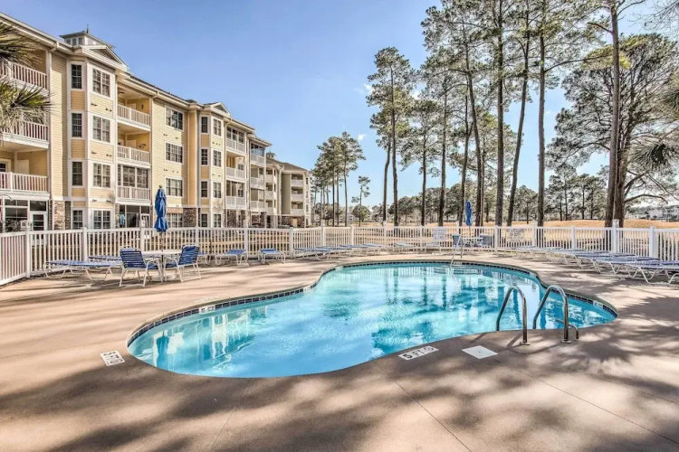 Golf Course Getaway w/ Pool Access in Myrtle Beach