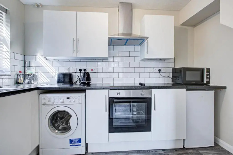Windsor Burnham Ascot Haven Sleeps 4