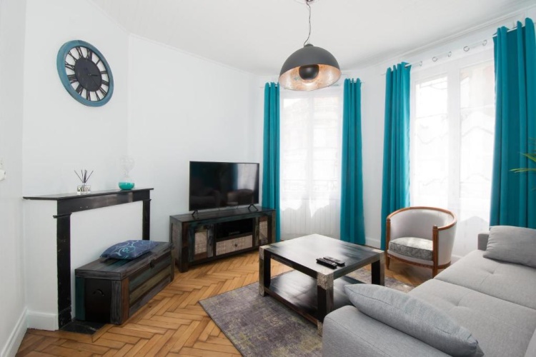 Deluxe Apartment
