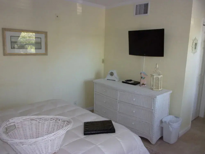 Marco Island Lakeside Inn