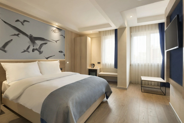 Grander Inn & Suites