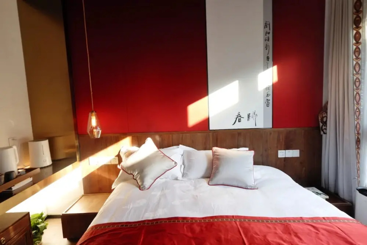 HongYi Home - Snug Suite