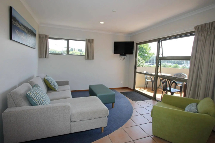 Breakers Motel Whangamata
