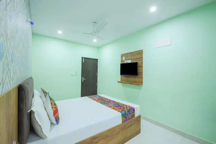 FabHotel Golden Comforts