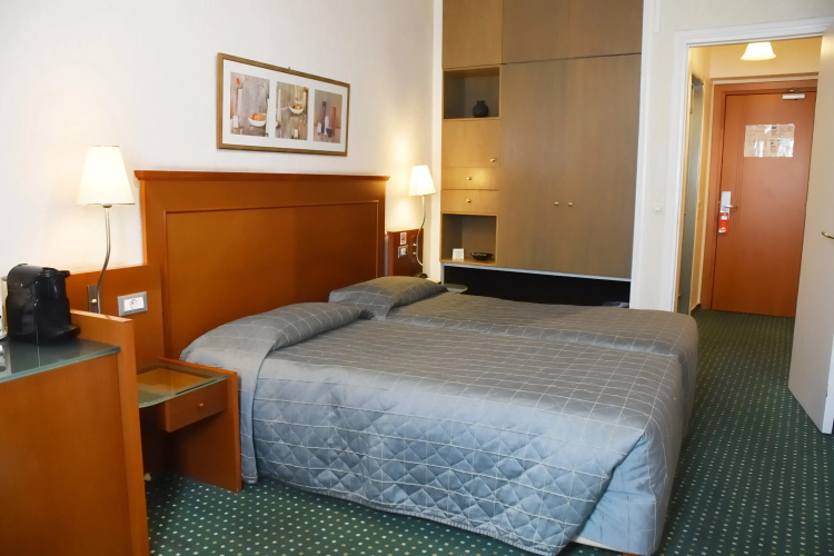 Adrian Hotel