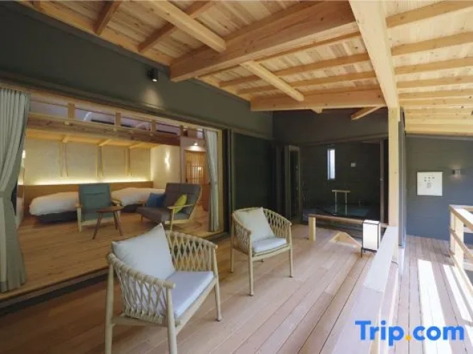 Premium Suite with river view