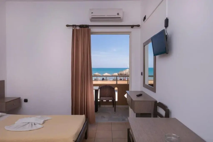 Studio with sea view