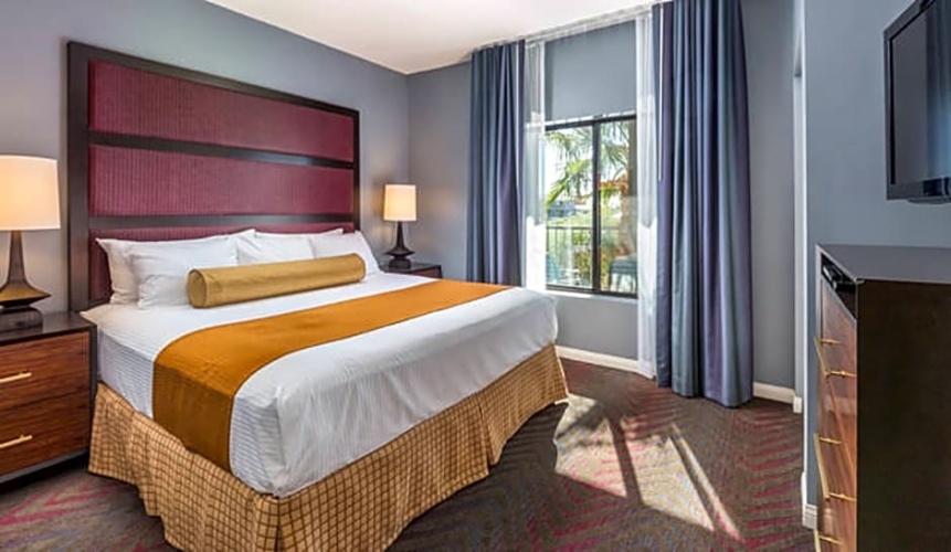 Deluxe Suite