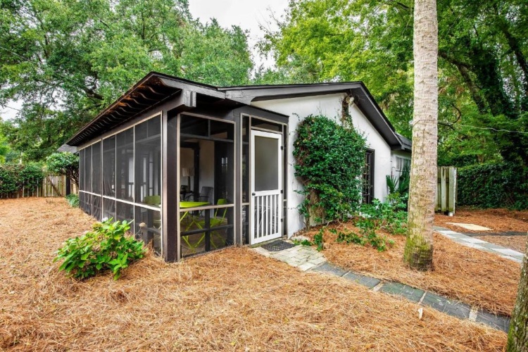 2 Bedrooms Cottage