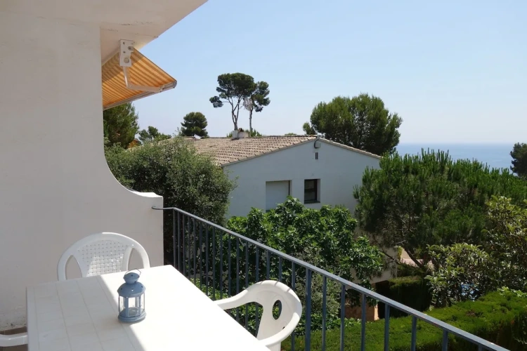 1 Bedroom Apartment with balcony and with sea view