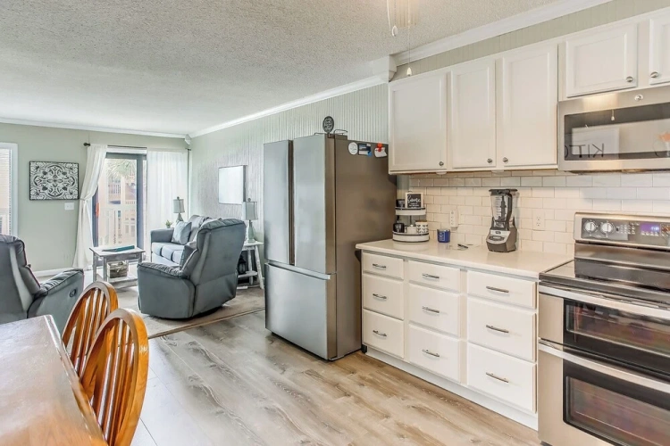 2 Bedrooms Apartment