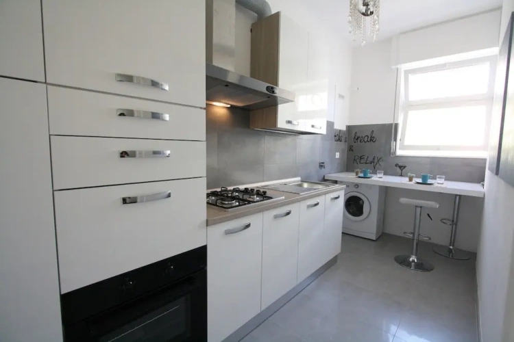 2 Bedrooms Apartment