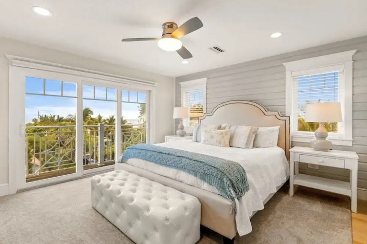Seaside Haven 4 Bedroom Home by RedAwning
