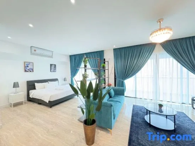 1 Bedroom Suite with city view