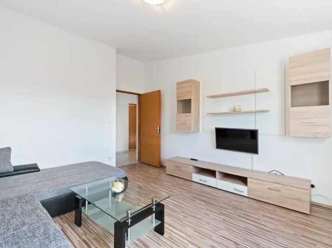 Simplistic Apartment in Vir With Garden