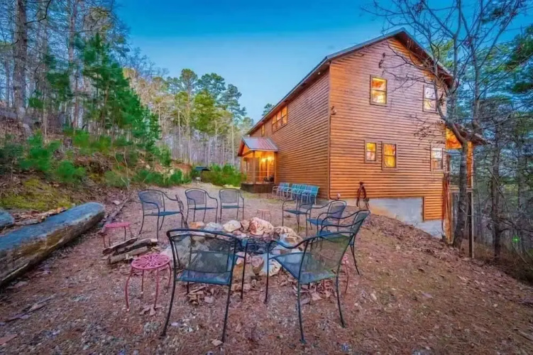 Mountain Fork Lodge With Wifi and Fire Pit by Redawning