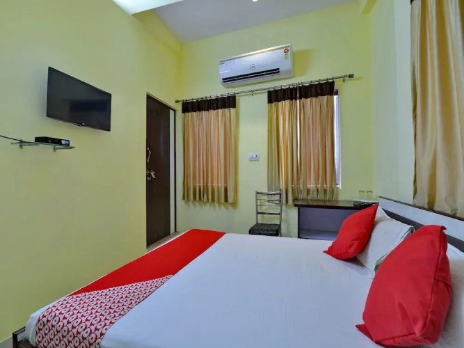 OYO 16992 Primrose Residency