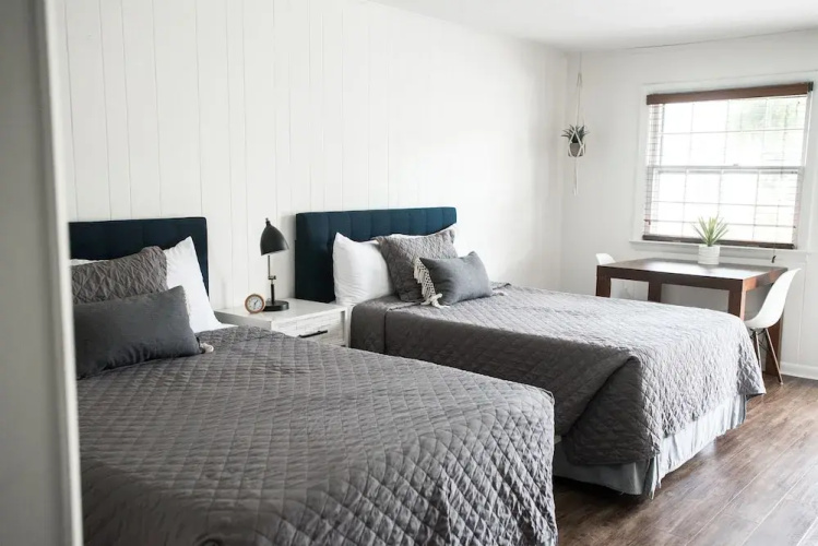 Carriage House Inn