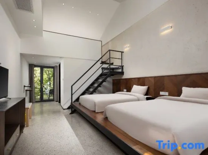5 Bedrooms Standard room