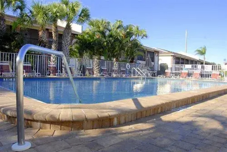 Palm Manor Resort