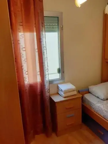 Flat 4-5pax FREE PARKING!!!