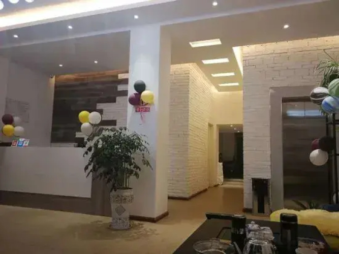 Qujing Zhouzhou Theme Hotel