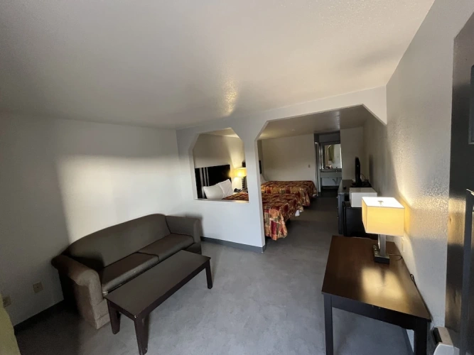 Deluxe Quadruple Suite