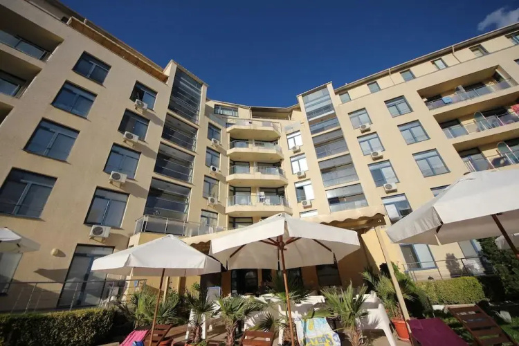 Menada Apartments in Rainbow 1 Complex
