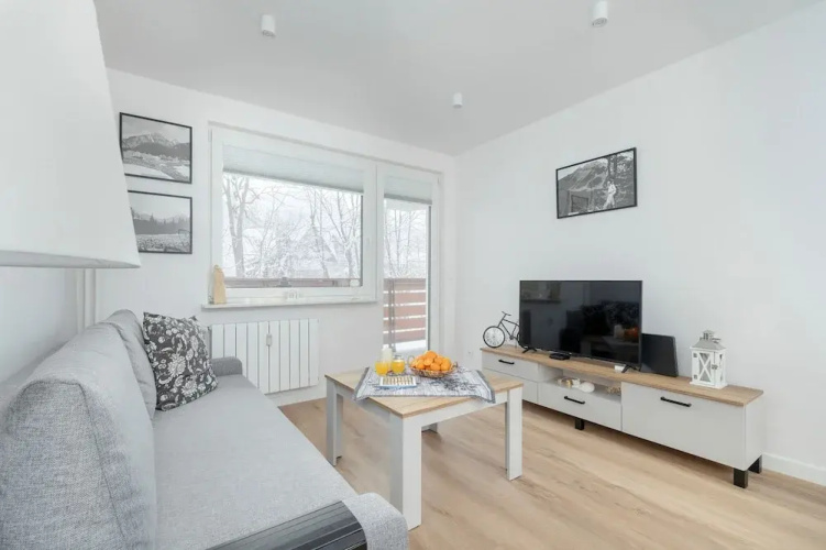Mountain Corner Apartment by Renters