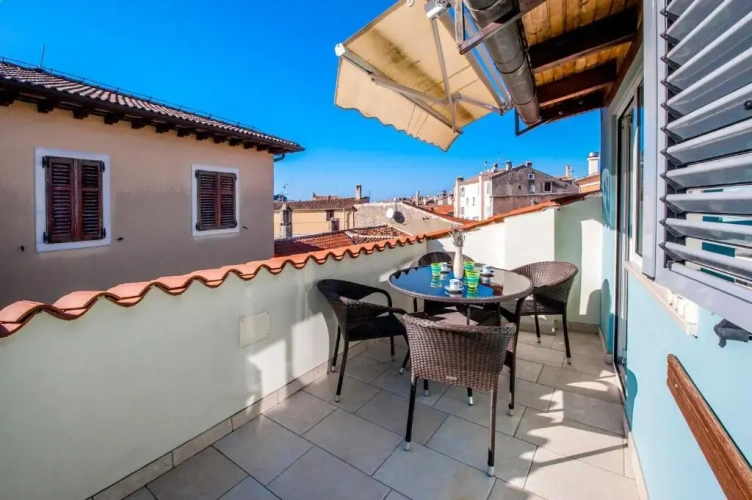 2 Bedrooms Apartment