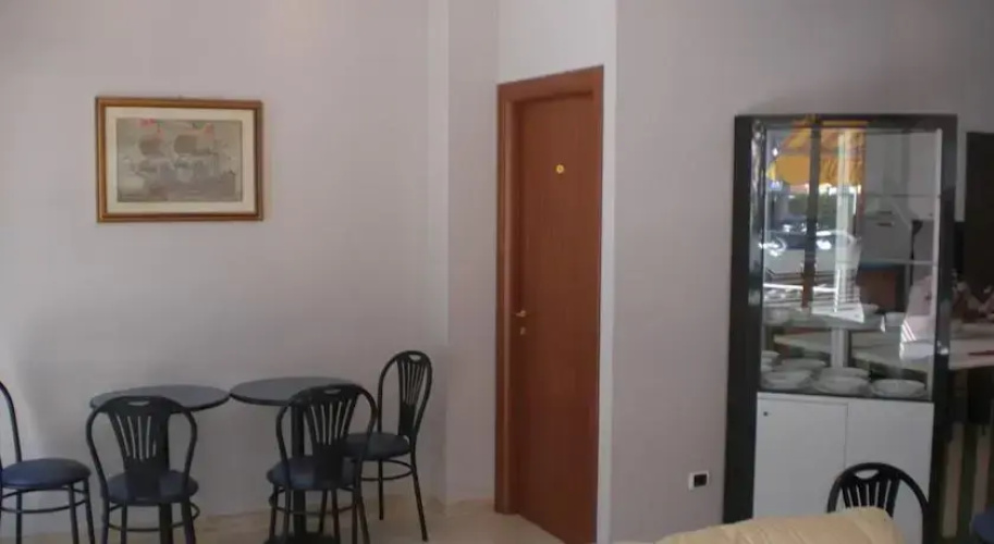 Hotel Garn8 Dora