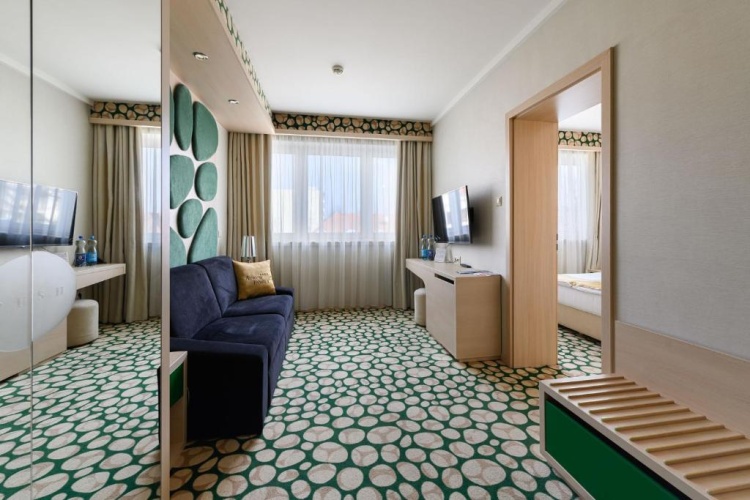Deluxe Suite